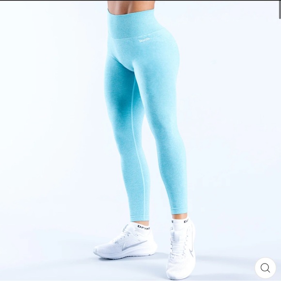 DFYNE X HANNA PEARSON Light Blue Women's Sports Bra and Leggings - Picture 2 of 3